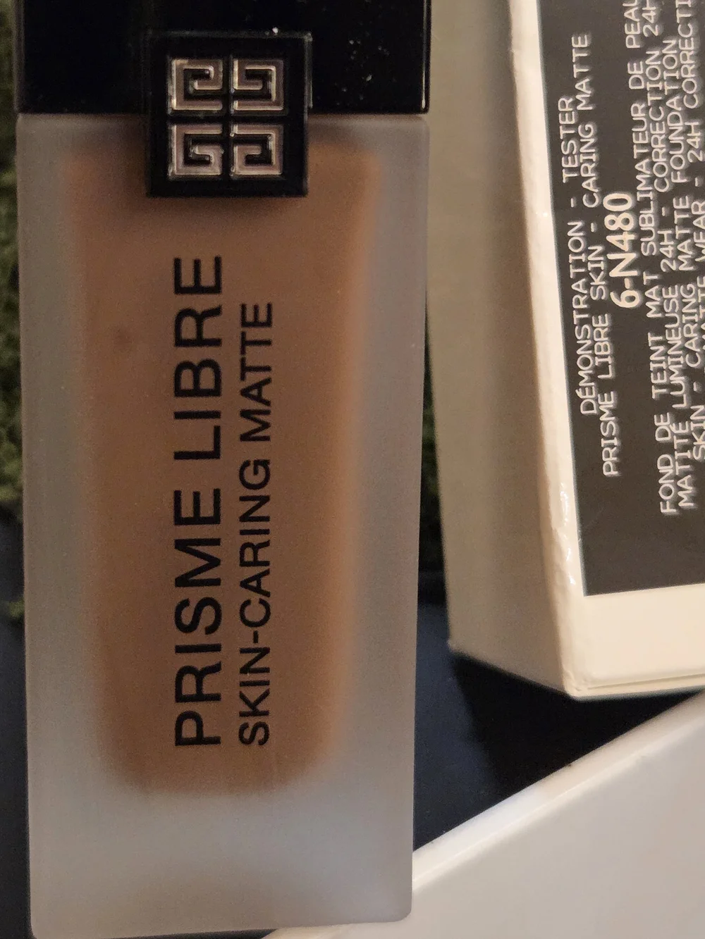 Givenchy Prisme Libre Skin-Caring Matte Foundation 6-N480